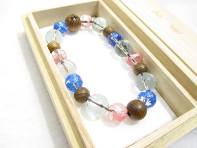 画像3: パワーストーン・京都/【金運、商売繁盛、家運隆盛、水難防止、子孫繁栄、五穀豊穣、社会的成功、必勝祈願】【八大龍王神】彫刻【神代杉】【皇帝龍(八神)】彫刻【本水晶】【ミラーボールカットライトブルークォーツ】ブレスレット、桐箱付き【伏見の京屋】
