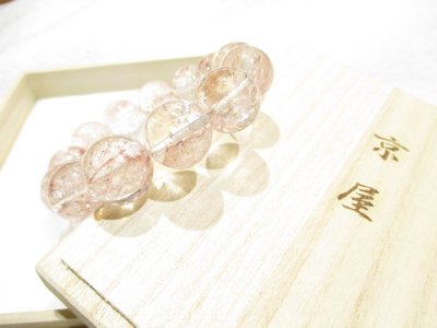 画像1: パワーストーン・京都/【神秘のエネルギー・強力波動】【レア超極上品質1点もの】【ヒマラヤマニカラン産アイリスクォーツ(虹入り水晶・レインボークリスタル)】大玉17、5mmブレスレット桐箱付き【天然石の京屋】