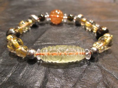 画像2: パワーストーン・京都/【宇宙と地球の波動オリジナル】【龍眼天珠型リビアングラス】【パラサイト隕石】【モルダバイト】【ギベオン丸玉・勾玉（ナミビア産鉄質メテオライト隕石）】【オレンジルチルクォーツ】【タイチンゴールドルチルクォーツ】【そろばん珠本水晶】ブレスレット、桐箱付き【天然石の京屋】