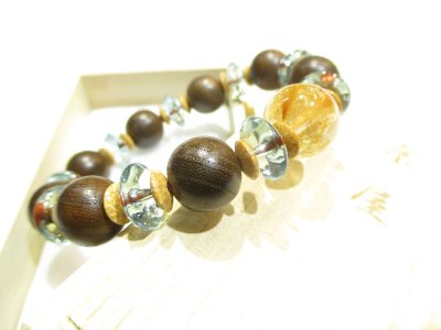 画像1: パワーストーン・京都/【高品質１点もの】【地上最強レベルの組み合わせ】【最強金運・財運・事業運・生命力・徳を高める】【オレンジルチルクォーツ】親玉１５ｍｍ【そろばん珠ライトブルークォーツ】【神代欅】【そろばん珠天竺菩提樹】ブレスレット、桐箱付き【天然石の京屋】